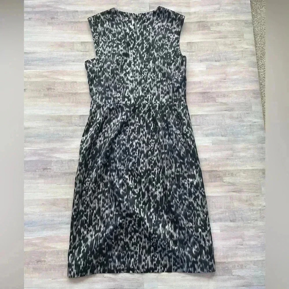 Ann‎ Taylor Women’s Animal Print Dress Size 00 - Picture 3 of 4